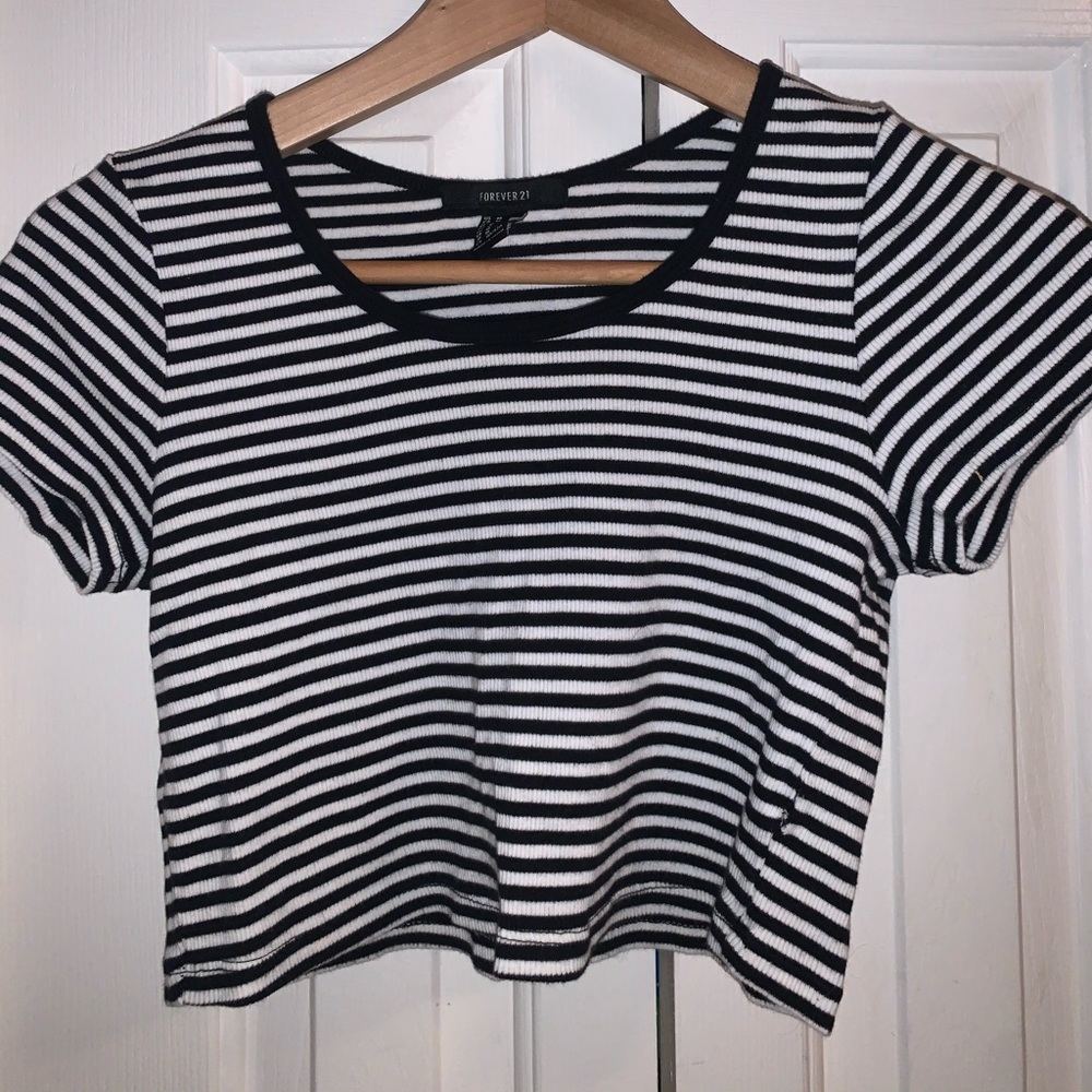 ❤️ 3 for $20 ❤️ striped crop top